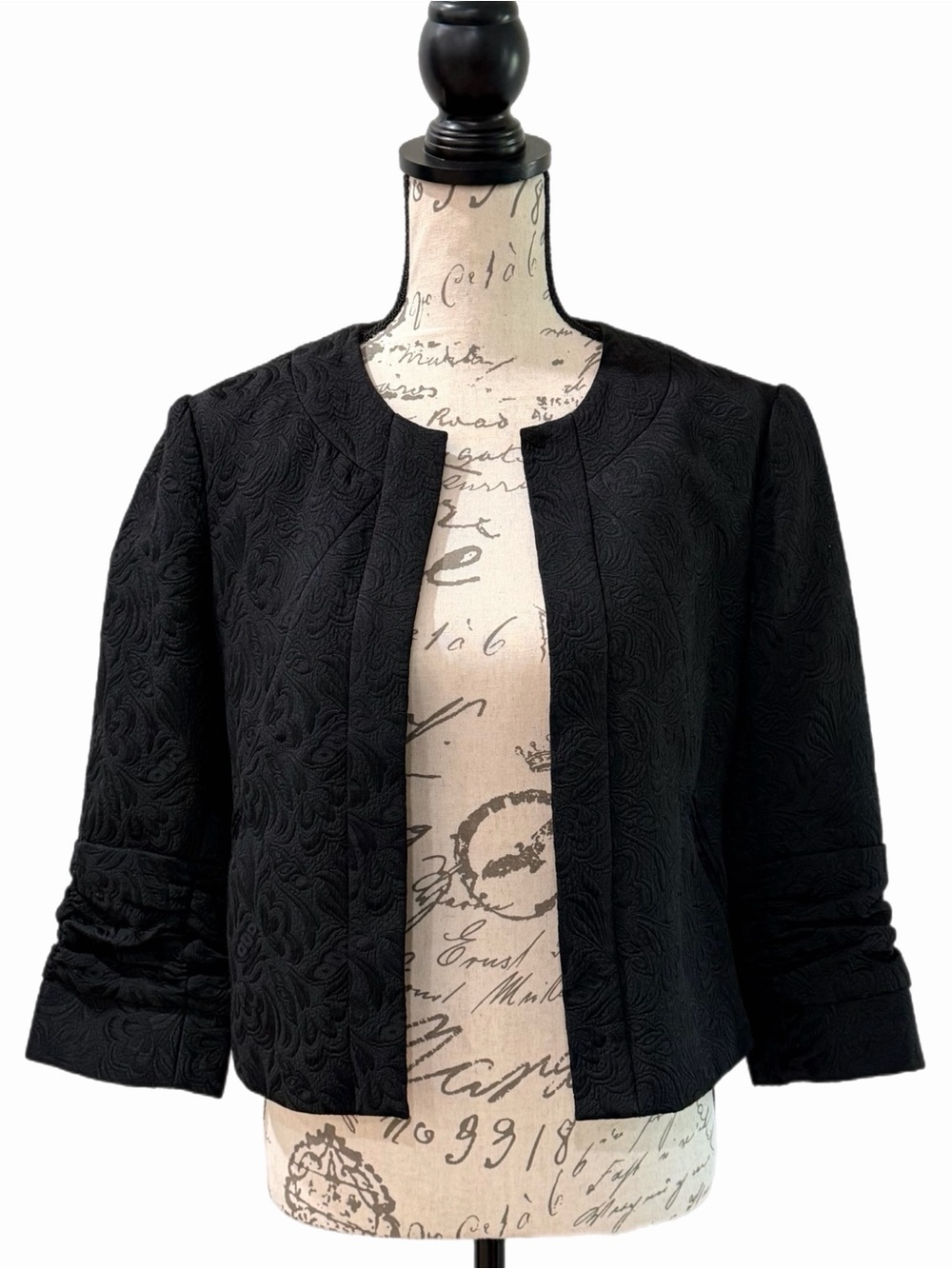 EUC Mac & Jac Brocade Black Tone On Tone 3/4 Sleeve Open Cropped Jacket/Blazer